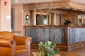Pinedale Hotel & Suites