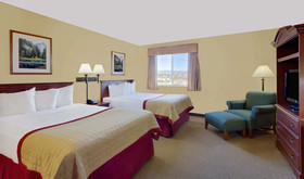 Pinedale Hotel & Suites