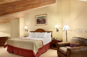 Pinedale Hotel & Suites