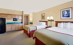 Pinedale Hotel & Suites