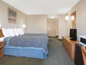Days Inn by Wyndham Rawlins