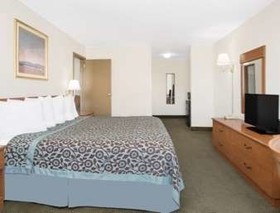 Days Inn by Wyndham Rawlins