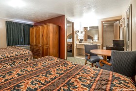 Riverton Inn & Suites
