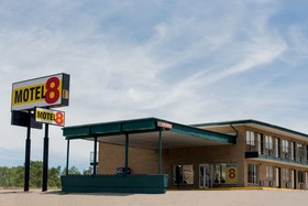 Motel 8