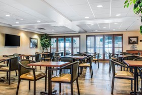 Ramada Plaza by Wyndham Sheridan Hotel & Convention Center
