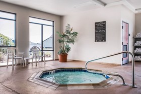 Ramada Plaza by Wyndham Sheridan Hotel & Convention Center