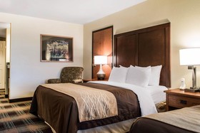 Ramada Plaza by Wyndham Sheridan Hotel & Convention Center