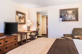 Ramada Plaza by Wyndham Sheridan Hotel & Convention Center