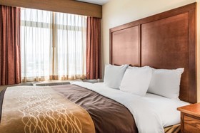 Ramada Plaza by Wyndham Sheridan Hotel & Convention Center
