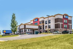 Ramada Plaza by Wyndham Sheridan Hotel & Convention Center