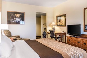 Ramada Plaza by Wyndham Sheridan Hotel & Convention Center