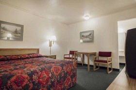 Deer Lodge Motel