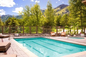 Teton Mountain Lodge & Spa