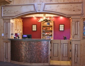 Cabin Creek Inn