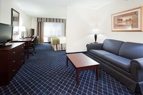 Holiday Inn Express & Suites Torrington
