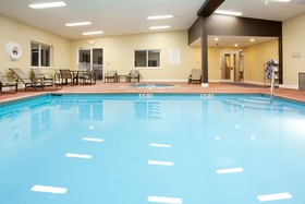 Holiday Inn Express & Suites Torrington