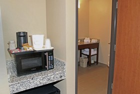 Heartland Inn and Suites