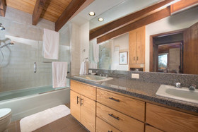 Abode at Swinging Bridge