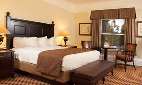 Lake Yellowstone Hotel & Cabins