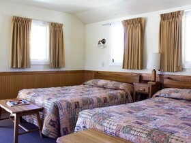 Lake Yellowstone Hotel & Cabins
