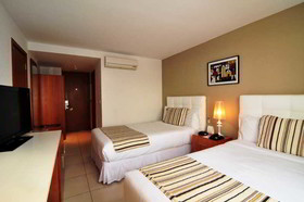 Real Colonia Hotel & Suites