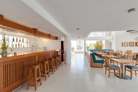Hotel Las Olas Resort