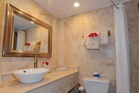 Lindbergh Bay Hotel and Villas