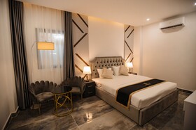 Riverside Boutique Hotel