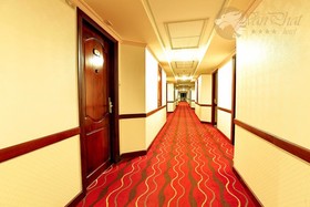 Van Phat Riverside Hotel