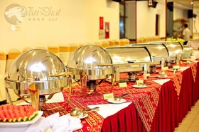 Van Phat Riverside Hotel