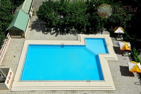 Van Phat Riverside Hotel