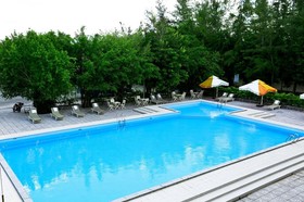 Van Phat Riverside Hotel