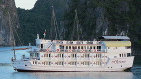 Paloma Cruising Halong Bay