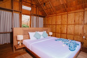 Hola Beach - Beach Club & Eco Glamping Resort