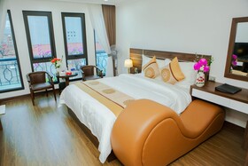Central Hotel