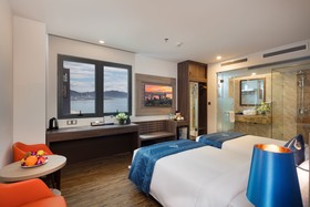 Aaron Hotel