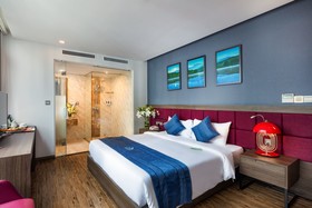 Aaron Hotel