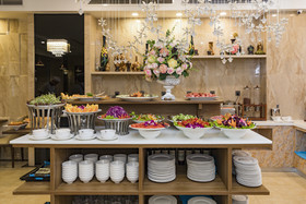 Aaron Hotel