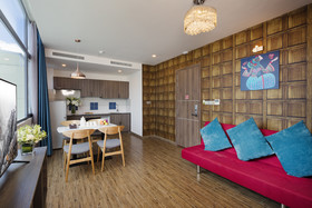 Aaron Hotel