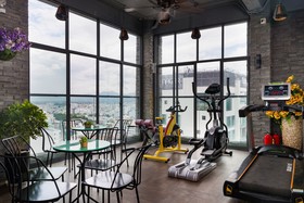 Aaron Hotel