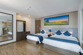 Aaron Hotel