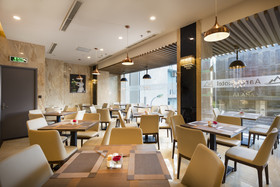 Aaron Hotel