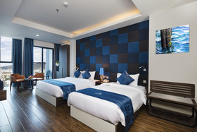 Aaron Hotel