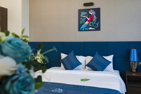 Aaron Hotel