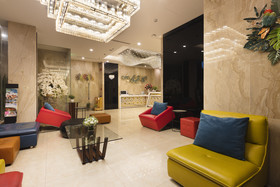 Aaron Hotel