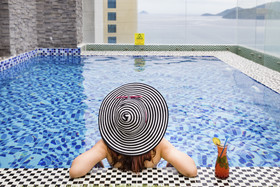 Aaron Hotel