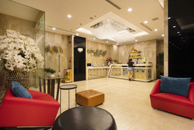 Aaron Hotel