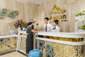 Aaron Hotel