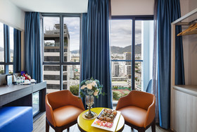 Aaron Hotel