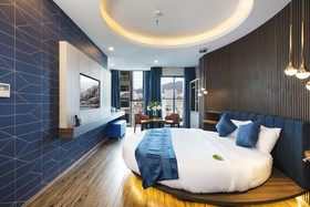 Aaron Hotel